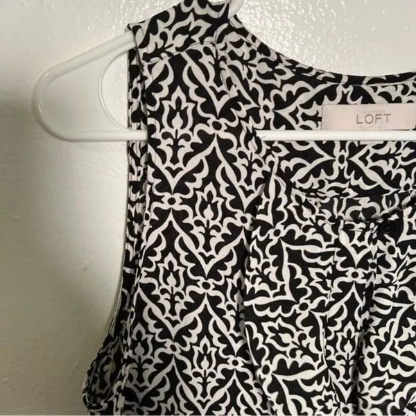 Loft Women's Sz Small Sleeveless Button Down Ruffle Blouse Black White Geometric - Image 6