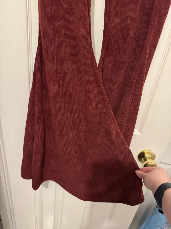 Current Mood Burgundy flared pants - Image 4