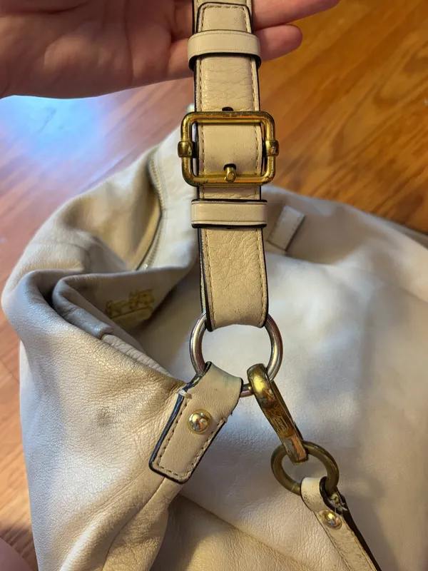 Coach Ivory Pebbled Leather Shoulder Bag with Gold-Tone Hardware - Image 8