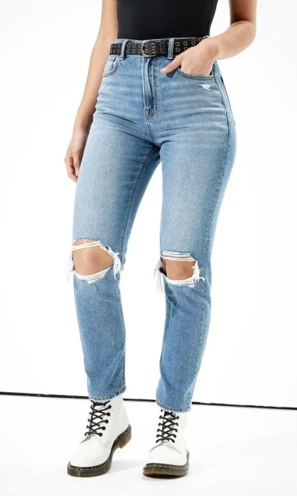 American Eagle 🦅 Distressed MOM Jeans - Image 11