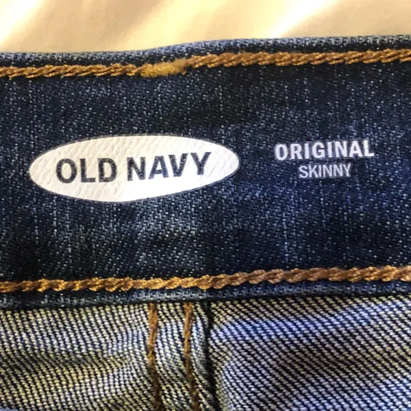 Old Navy skinny jeans. Size 16 short. Worn twice. - Image 3
