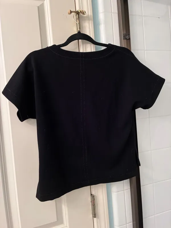 Max Studio Black Short Sleeve Top with Contrast Stitching - Image 4