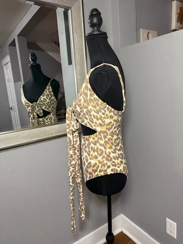 Aerie Leopard Wrap One Piece Swimsuit  Size Medium.  - Image 3