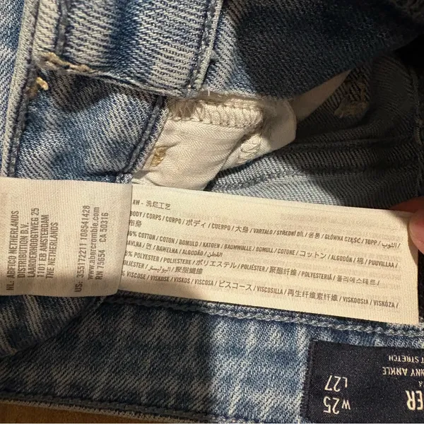Hollister Ultra High Rise Two Toned Raw hem step skinny ankle Jeans size‎ 1 - Image 8