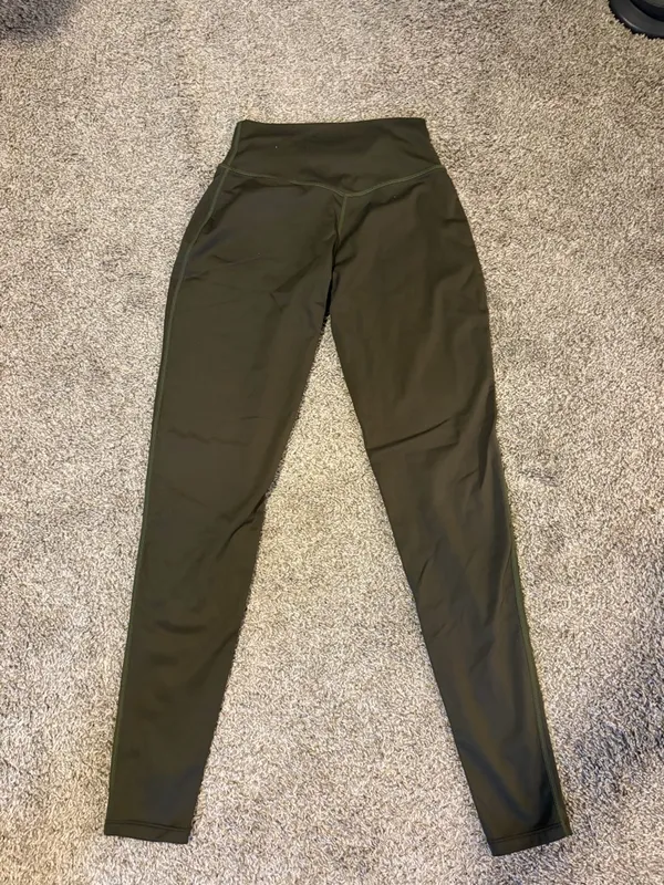 YoungLA Women’s Leggings Urban Forest Night Green Size Medium EUC - Image 5