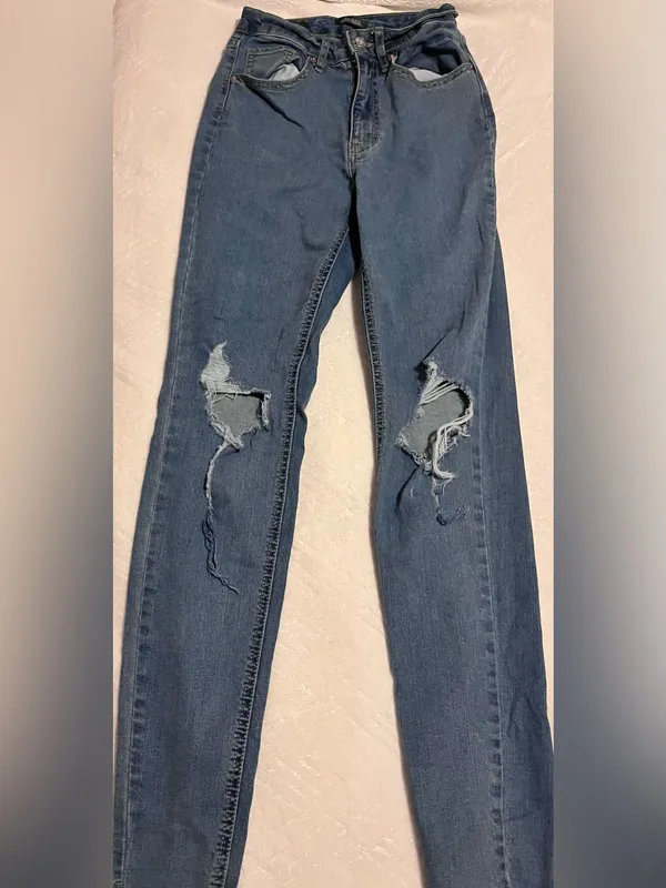 Wild Fable High-Rise Distressed Jeans size 2 - Image 2