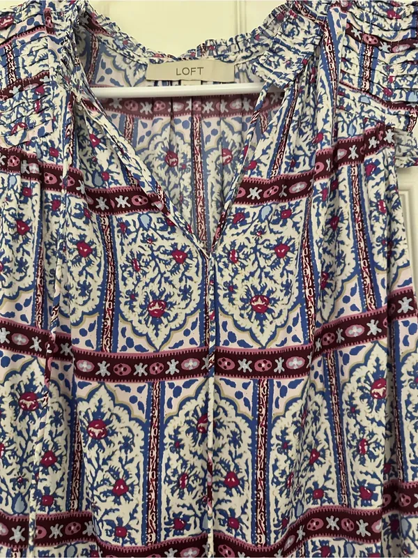 LOFT Printed Sleeveless Top - White with Blue & Burgundy - Image 4