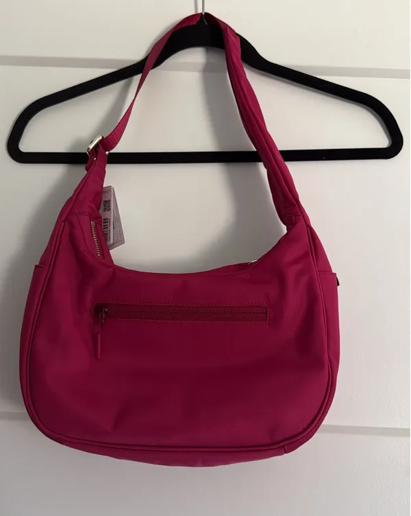 Lululemon City Essentials 4L Shoulder Bag - Image 4