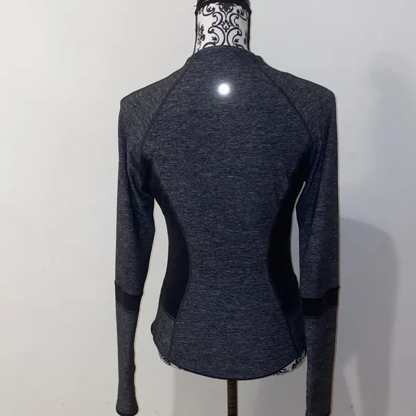 Lululemon Athletica Reversible Find Your Bliss Jacket Size 6 - Image 10