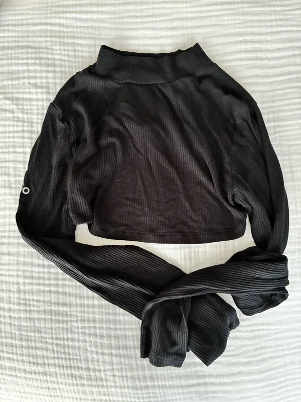 Alo Shrug - Image 2