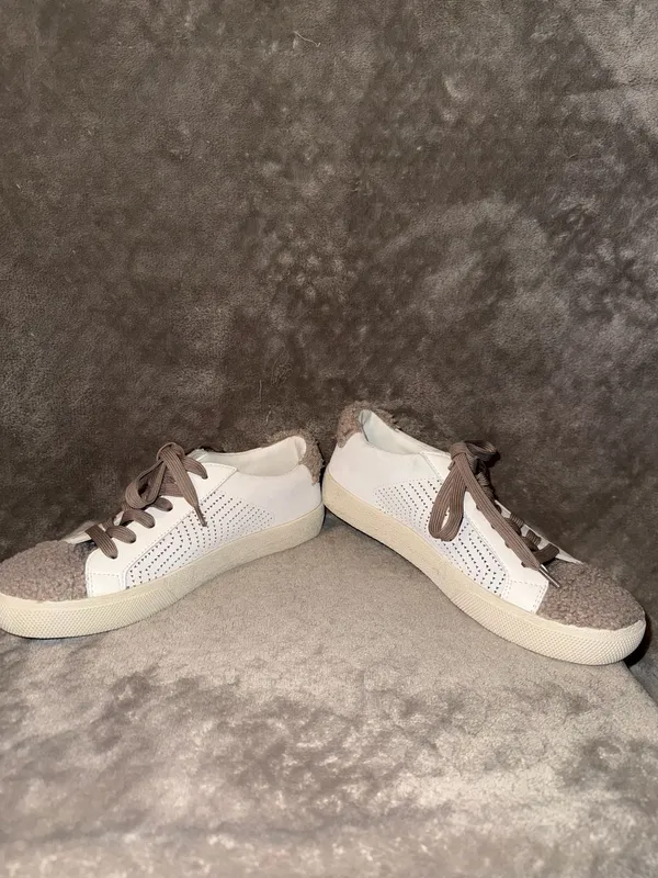 Vince Camuto Myralyn Faux Fur and Leather Sneakers Size 6.5M - Image 5