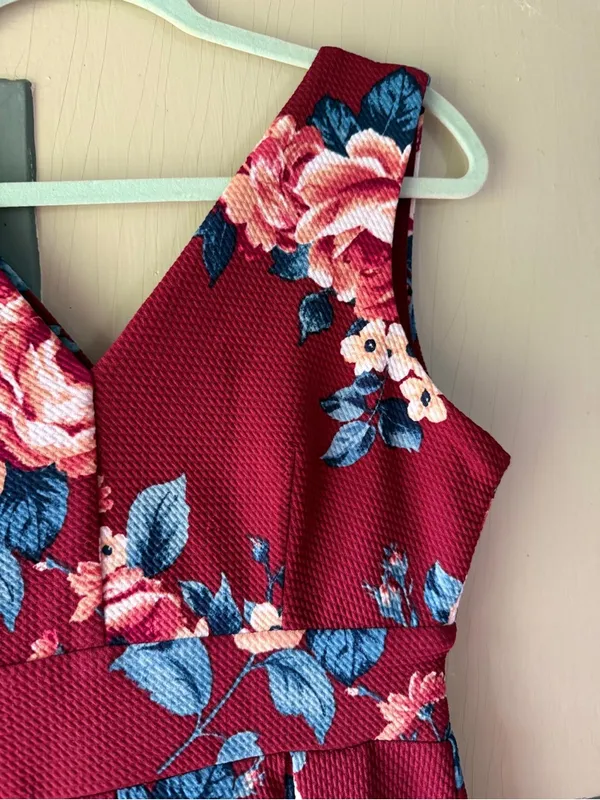 Haute Monde Burgundy Floral V-Neck Midi Dress - Image 3