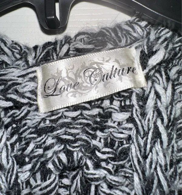 Love Culture Black & White Marled Knit cardigan is a size Large. - Image 4