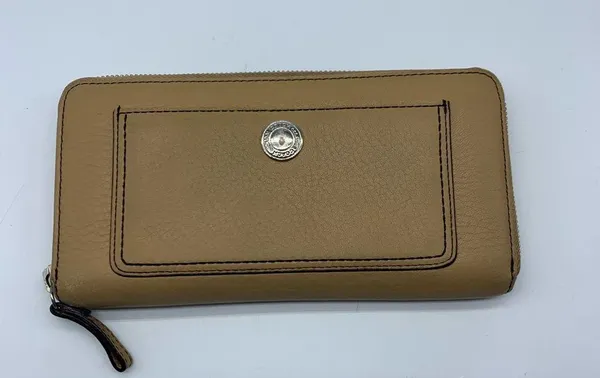 Coach tan and brown leather zip around wallet - Image 16