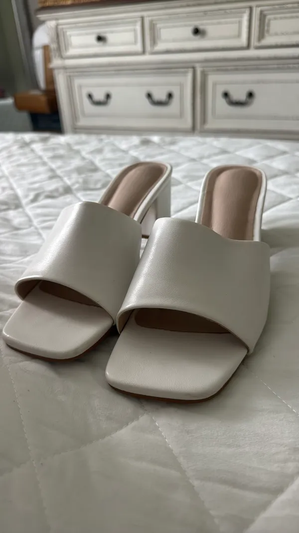 White Heels Size 7 - Image 2