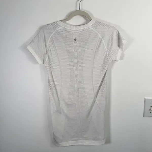Lululemon White Swiftly Tech Short Sleeve Shirt Athletic Gym Running Womens 8 - Image 5