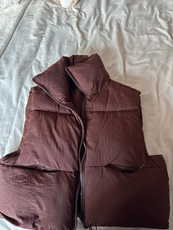 Brown Cropped Puffer Amazon Vest - Image 2