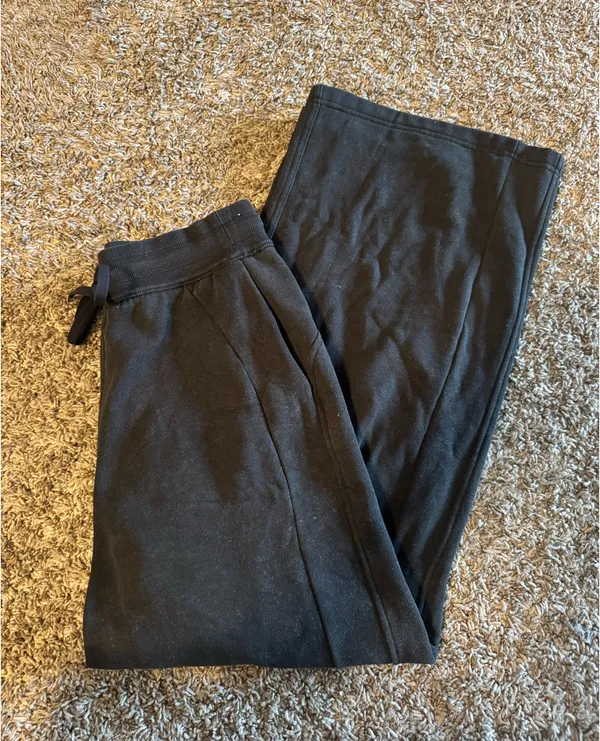 Lululemon Scuba Pants - Image 4