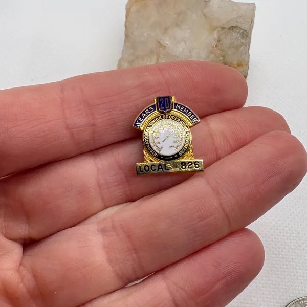 Vintage IUOE Local 826 20 Year Member Pin‎ Bastian Bros Gold Tone Enamel Union - Image 5