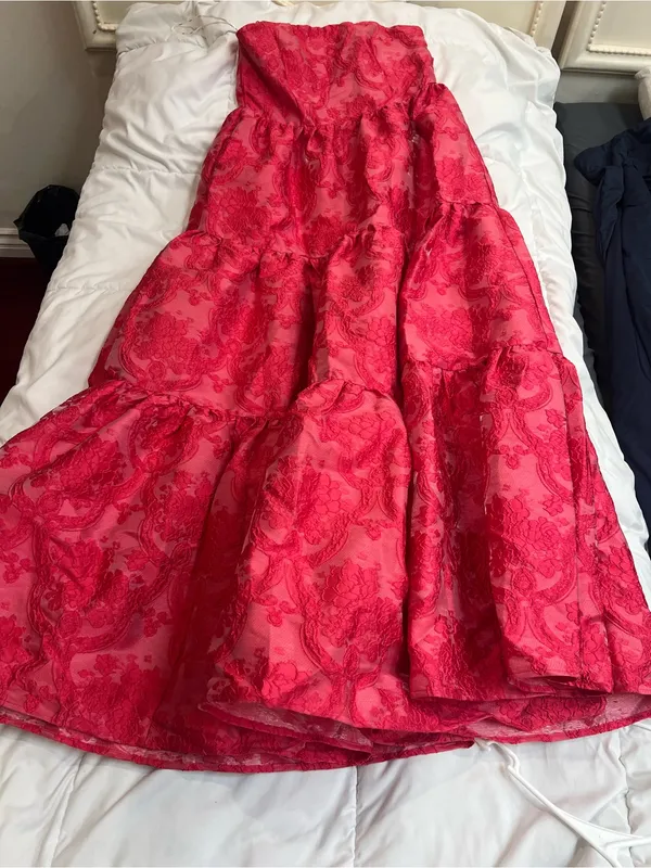 NWT Elliatt Whitley Maxi Gown Size Large - Image 3