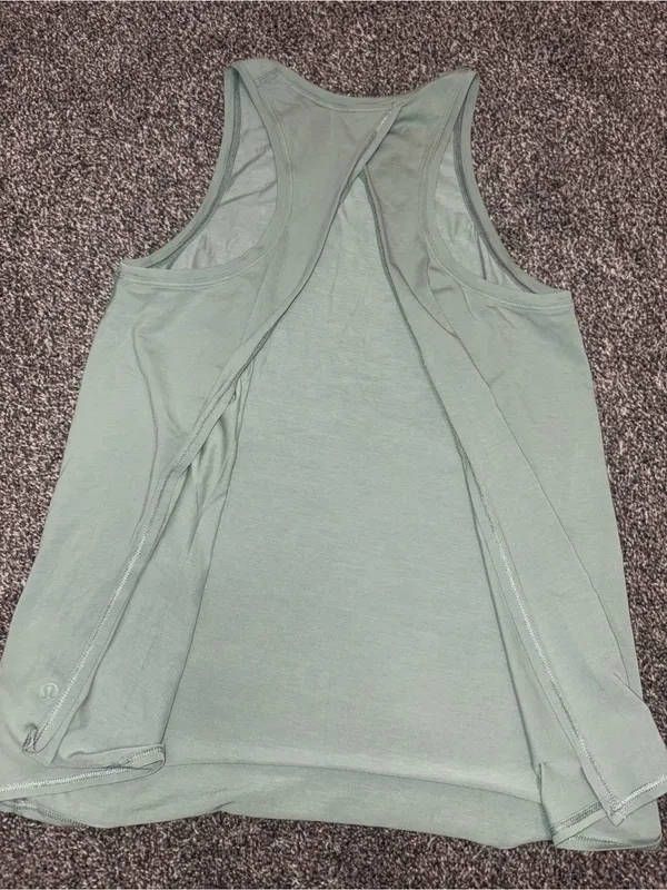 Lululemon Women’s Racerback Green Tank top - Image 7