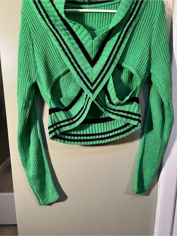 Women’s Size XL V-Neck Cut Out Sweater Green Black Stripes Ribbed Long Sleeve - Image 3