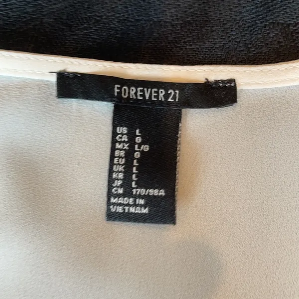 Forever 21 Cream Color Long Sleeve V Neck Blouse with pleated front size L - Image 4