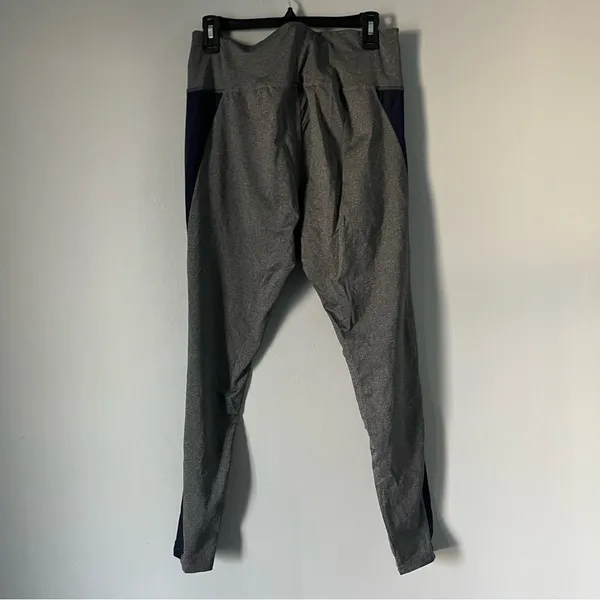 NFL Team Apparel New England Patriots leggings grey with blue side size xl - Image 2
