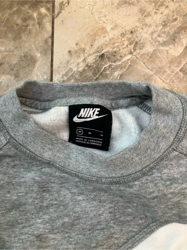 Nike grey swoosh sweatshirt crop - Image 2
