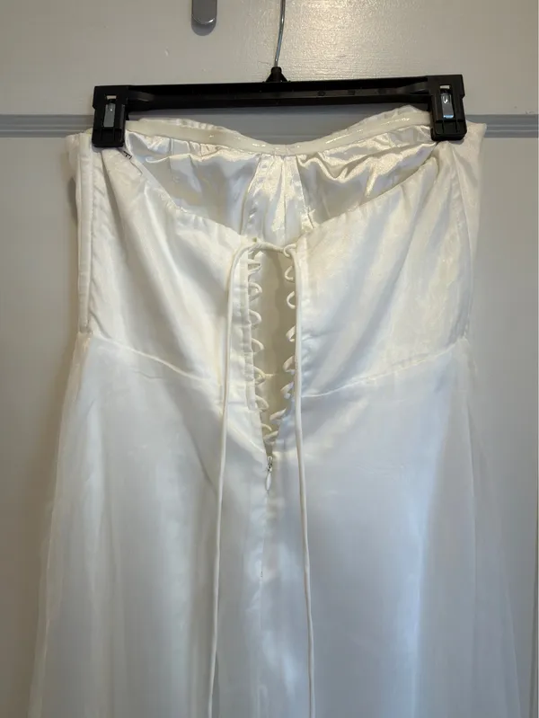 Off-The-Shoulder Lulus White Maxi Dress - Image 5
