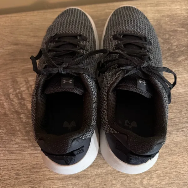 Under Armour Ripple Mesh Fly Knit Sneakers Women’s Size 9 Gray Black - Image 9