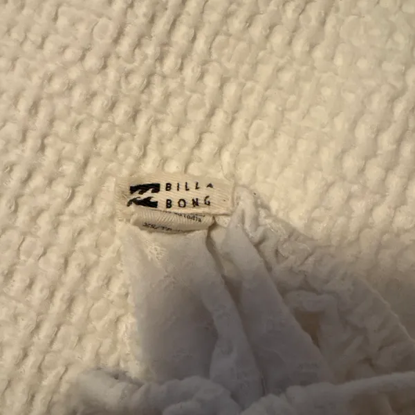 Billabong White Cropped Blouse - Image 3
