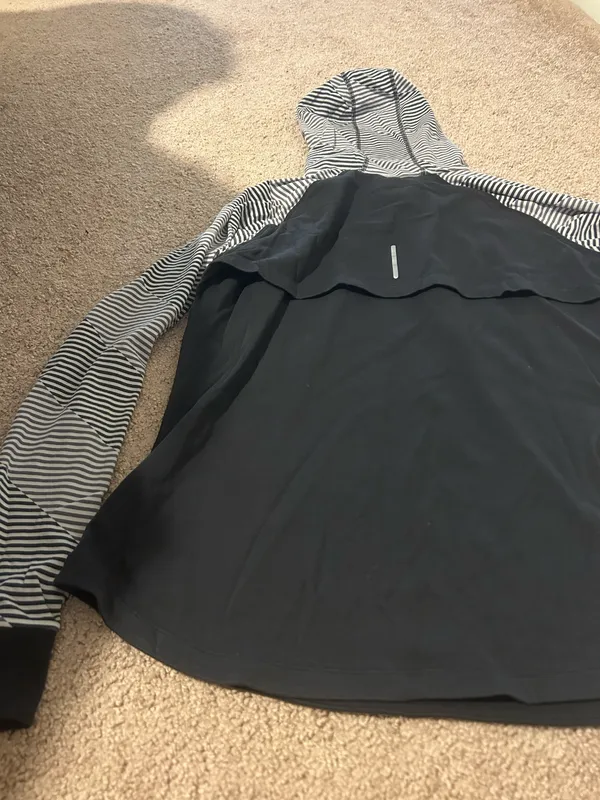 Nike Black and White Striped Dri-FIT Hoodie - Image 8