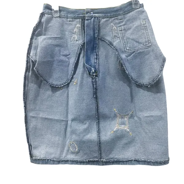 Cedars Embellished Denim Skirt; Y2K-era embellished denim skirt; Size 10 - Image 4