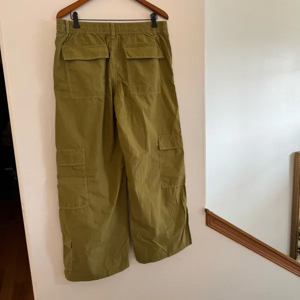 parachute women’s olive green cargo pants - Image 2