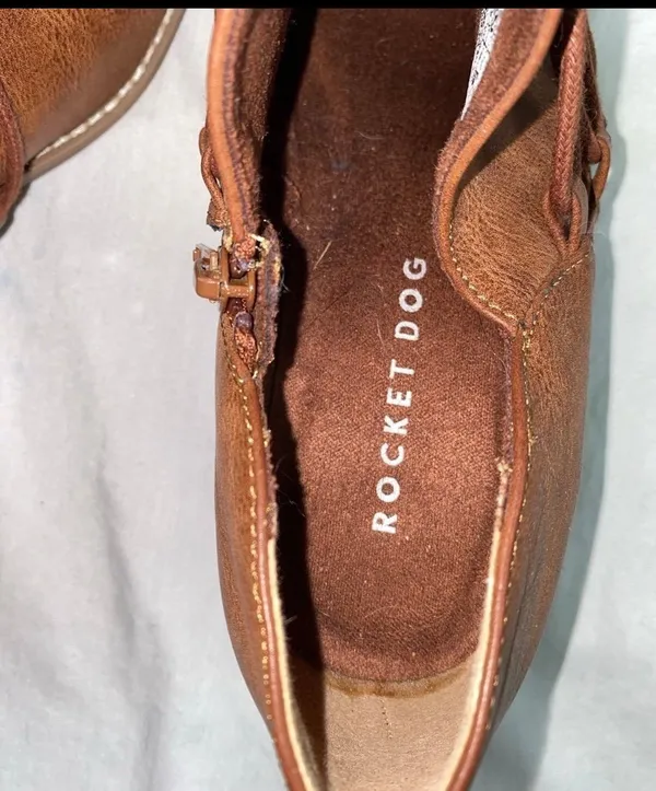 Boots Brown Size 9.5 - Image 9