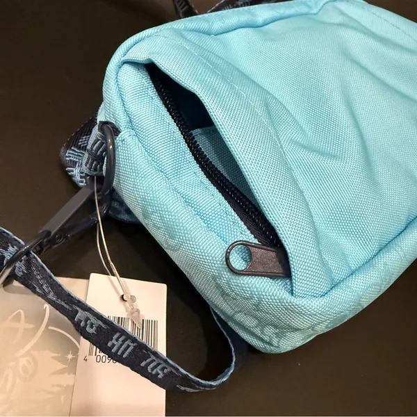 DISNEY Parks Disneyland Stitch Crossbody/Fanny Pack Belt Convertible Bag NEW - Image 5