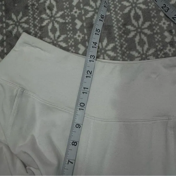 Lululemon Blissed‎ Out Culottes 21" In White Size 4 - Image 5