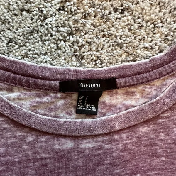 Forever 21 tshirt - Image 3
