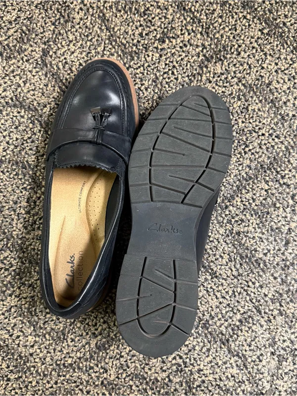 Clark’s Collection Westlynn Bella Black Leather Chunky Lug Loafers - Image 6