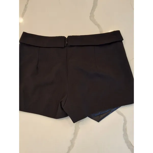 Forever 21 Black Asymmetrical Skort Size Large Faux Wrap Mini Shorts Skirt - Image 3