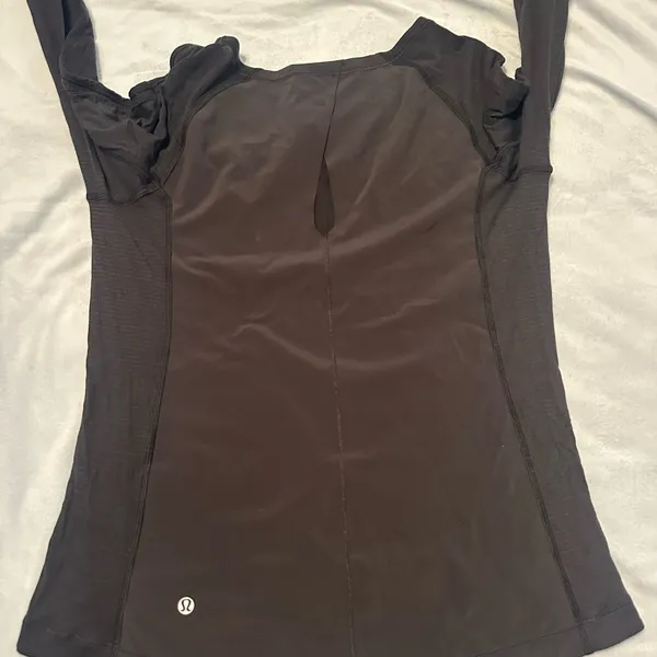 Lululemon long sleeve shirt size 12 - Image 3