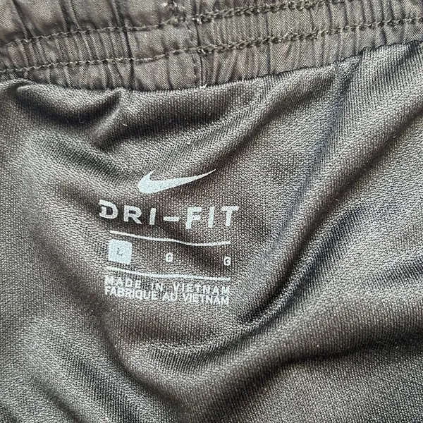 Nike Dri-Fit size L athletic shorts with undergarment attached elastic waistband - Image 4