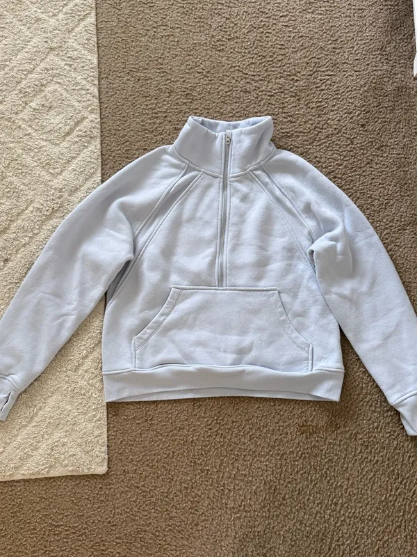Cropped Sweatshirt Quarter - Image 2