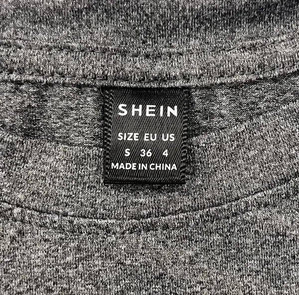 🌾 SHEIN Floral Graphic T-Shirt in Charcoal | Women’s Sz Sm - Image 5