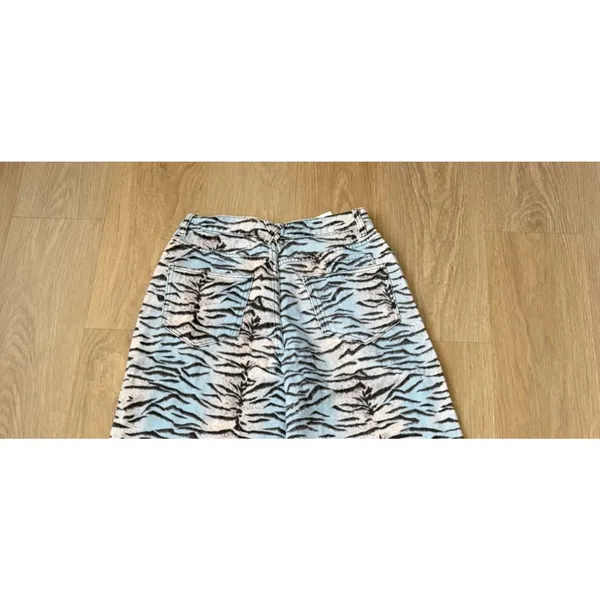NWT Nasty Gal Tiger Print Denim Wide Leg Jeans Size 6 - Image 13