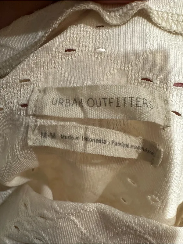 Urban Outfitters Mock Turtleneck Structured Long Sleeve – Size Medium - Image 8
