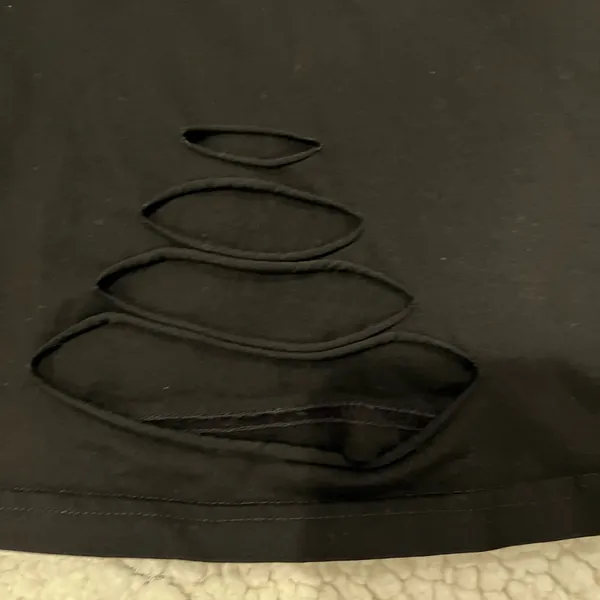 Womens cropped ripped distressed T-Shirt Size Medium. Rips on front and back - Image 4