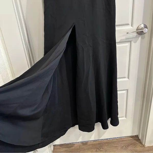 Carmen Marc Valvo Black Deep V Evening‎ Dress Size 8 - Image 2