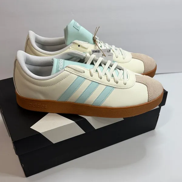 adidas Women's Sneakers in Cream and Light Blue - Image 3